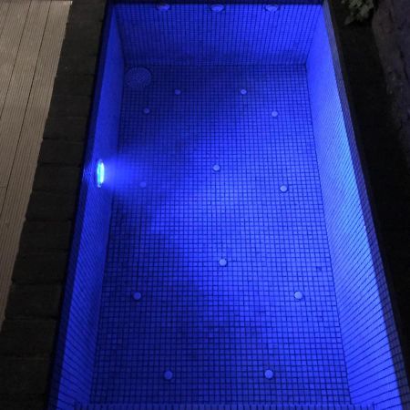Pequeno Alojamiento Con Mini Piscina - No Climatizada Валенсия Екстериор снимка