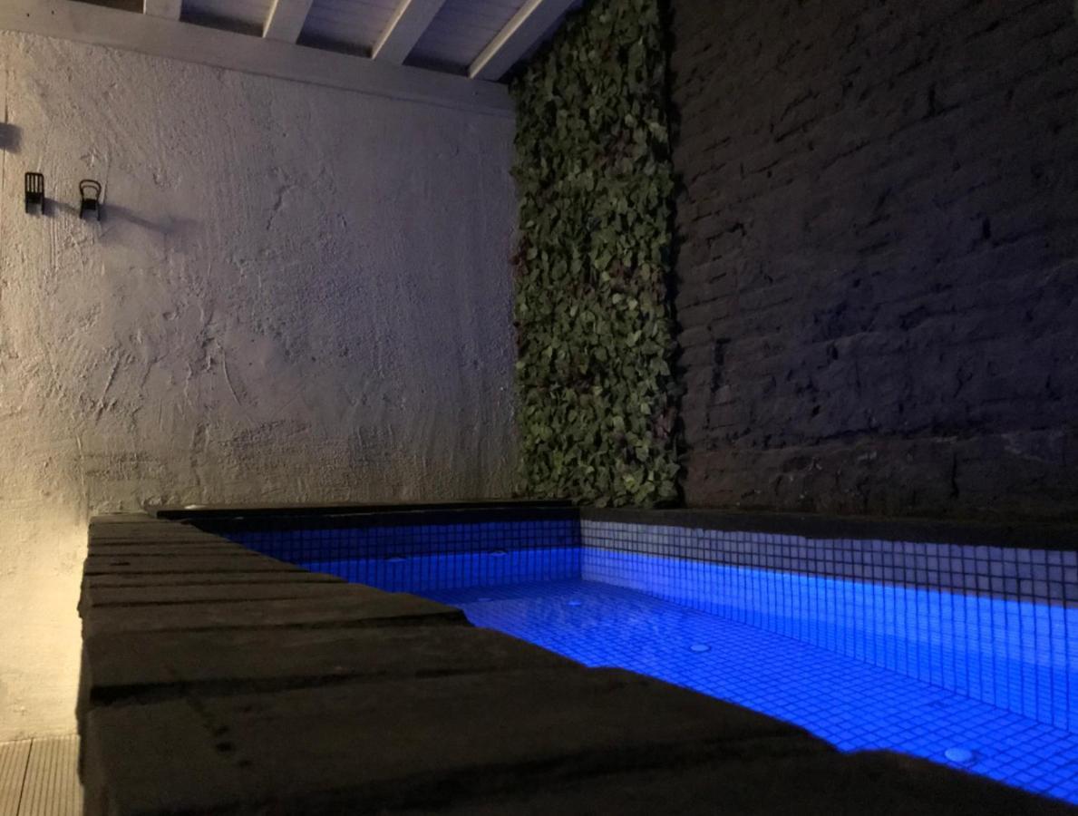 Pequeno Alojamiento Con Mini Piscina - No Climatizada Валенсия Екстериор снимка