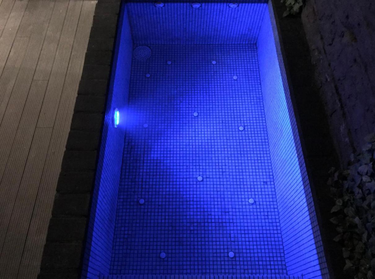 Pequeno Alojamiento Con Mini Piscina - No Climatizada Валенсия Екстериор снимка