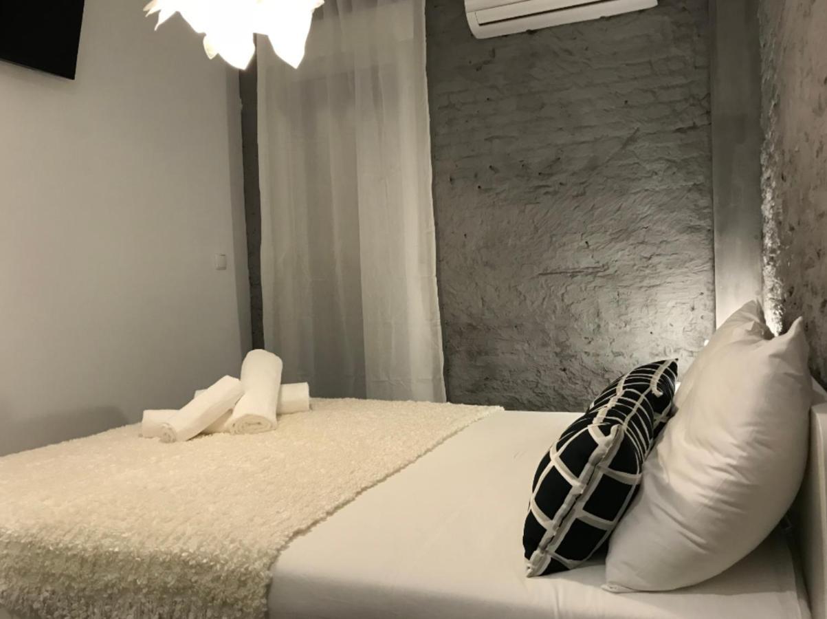 Pequeno Alojamiento Con Mini Piscina - No Climatizada Валенсия Екстериор снимка